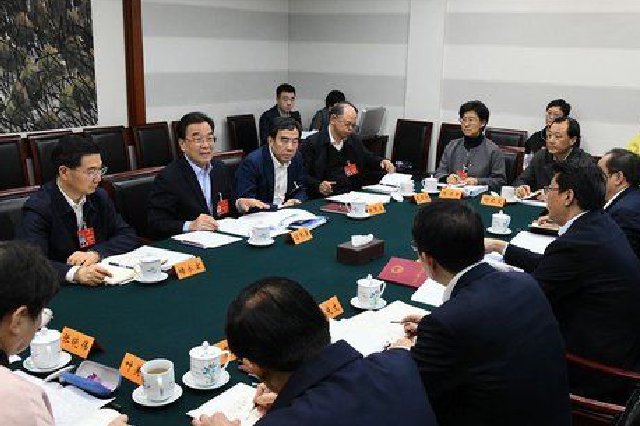 江苏代表团审议国务院组织法修订草案
