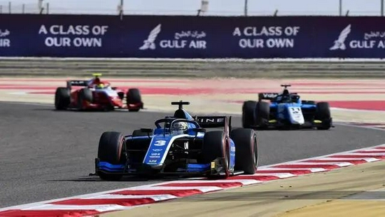 巴林举行的2021赛季国际汽联二级方程式（f2）锦标赛中国车手周冠宇拿下f2新赛季揭幕战冠军。